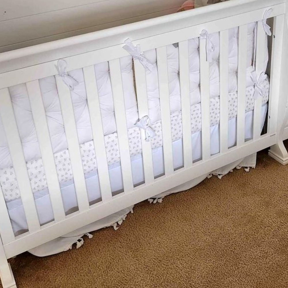 Crib -skirt , not great picture ( but great condition)